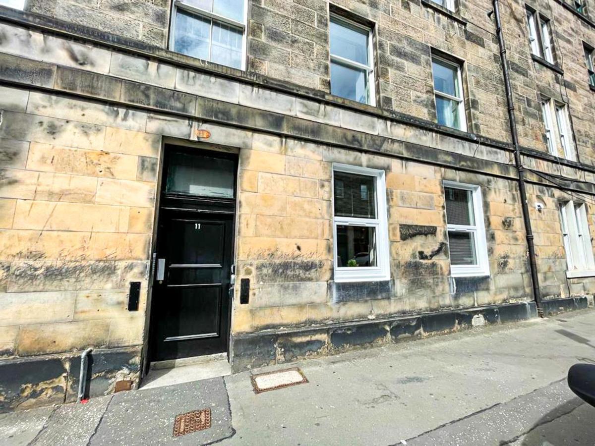 Desirable 2 Bed Near Castle * Эдинбург